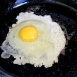 Insalata con crostini di pane