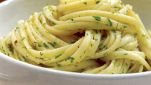 Linguine con aglio e acciughe
