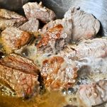 Minestra di orzo e carne