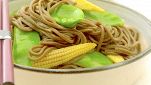 Noodle di grano saraceno con taccole