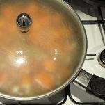 Orzo con fave e pancetta