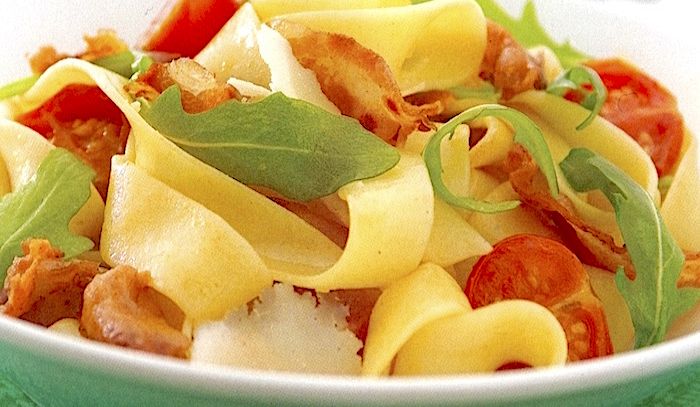 Pappardelle con pancetta e rucola