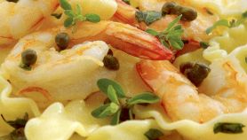 Reginette con gamberi e maggiorana