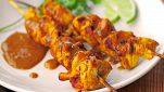 Satay di pollo con salsa di arachidi