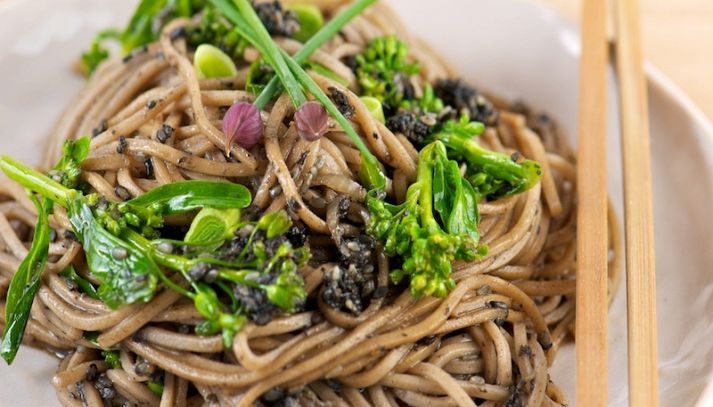 Tagliolini soba con sesamo nero