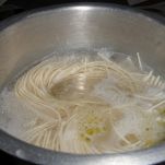 Vermicelli di riso con gamberi e coriandolo