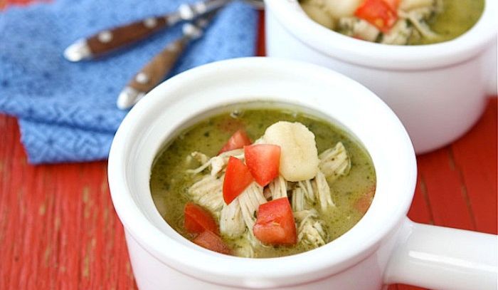 Zuppa di gnocchi e pesto