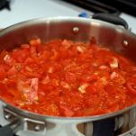 Zuppetta di cozze con pomodoro e basilico