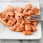 Burritos di salmone e riso