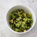 Macedonia di mango, ananas e kiwi