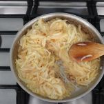 Polpette con cipolle e formaggio