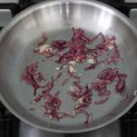 Sauté di fagiolini, piselli e pomodorini