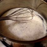 Sfere di cioccolato con crema alla liquirizia