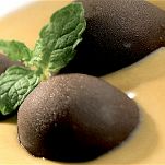 Sfere di cioccolato con crema alla liquirizia