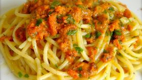 Spaghetti alle uova e ricci di mare