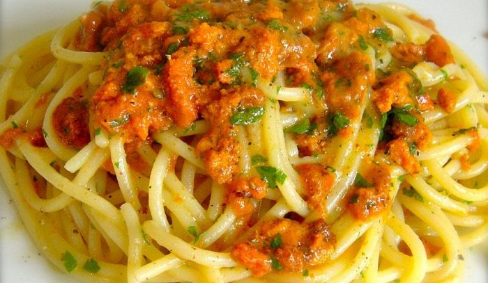 Spaghetti alle uova e ricci di mare