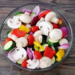 Spiedini di verdure e funghi