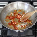 Zuppa di gamberi con feta