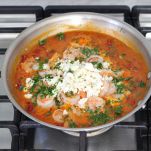 Zuppa di gamberi con feta