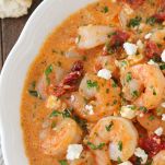 Zuppa di gamberi con feta