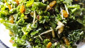 Insalata di cavolo al limone e parmigiano