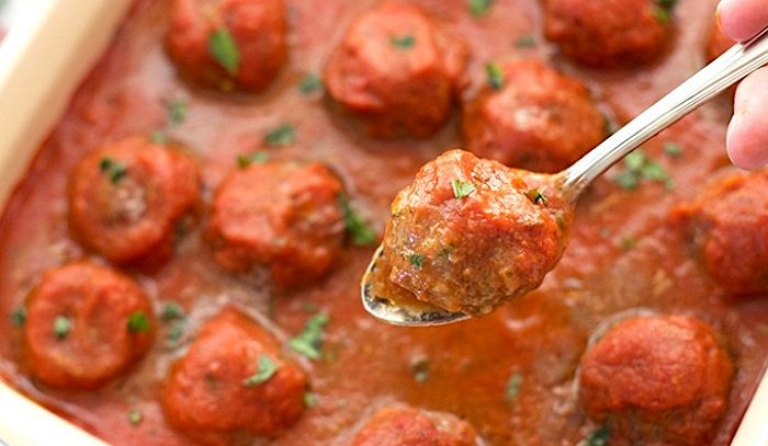 Polpette di zucchine e carne al sugo