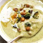 Zuppa di broccoli con ceci al curry