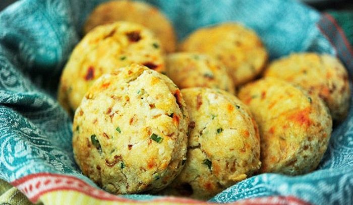 Biscotti al formaggio piccante