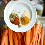 Carote arrostite con salsa thaini