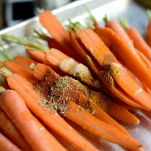 Carote arrostite con salsa thaini