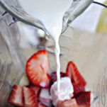 Frappè di banane e fragole