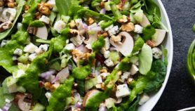Insalata di lattuga e funghi