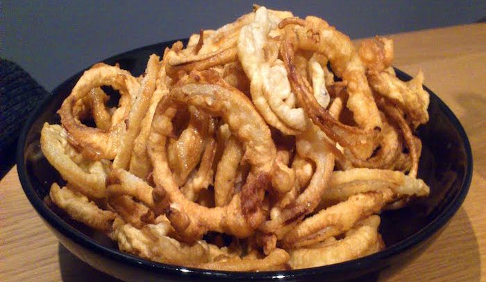 Anelli di cipolla fritti
