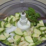 Fusilli al pesto di zucchine e salmone