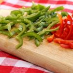 Fusilli all&#8217;insalata con verdure e salsiccia