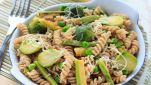 Fusilli integrali con zucchine e piselli