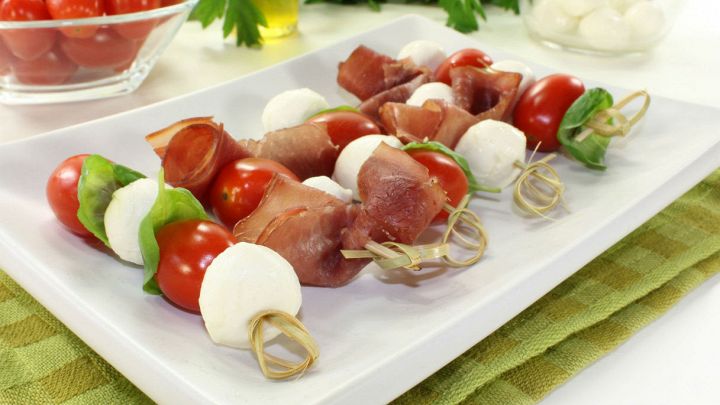 Spiedini pomodorini e mozzarella
