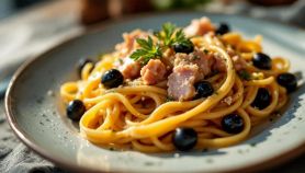 Pasta con tonno e olive