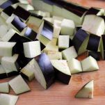 Penne con melanzane e salsiccia