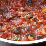 Penne con melanzane e salsiccia