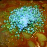 Pollo patate e piselli