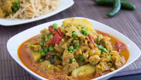 Pollo con patate e piselli