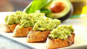 Bruschetta con avocado