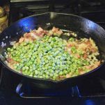 La fotoricetta dei bisi in tecia