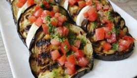 Melanzane con provola, basilico e pomodorini