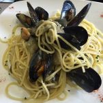 Pasta con melanzane e cozze