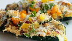 Zucchine ripiene vegetariane a barchetta