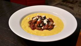 Polenta con sugo di tonno