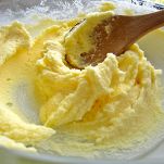 Burro all&#8217;aglio