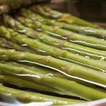 Gnocchi con asparagi e pomodorini